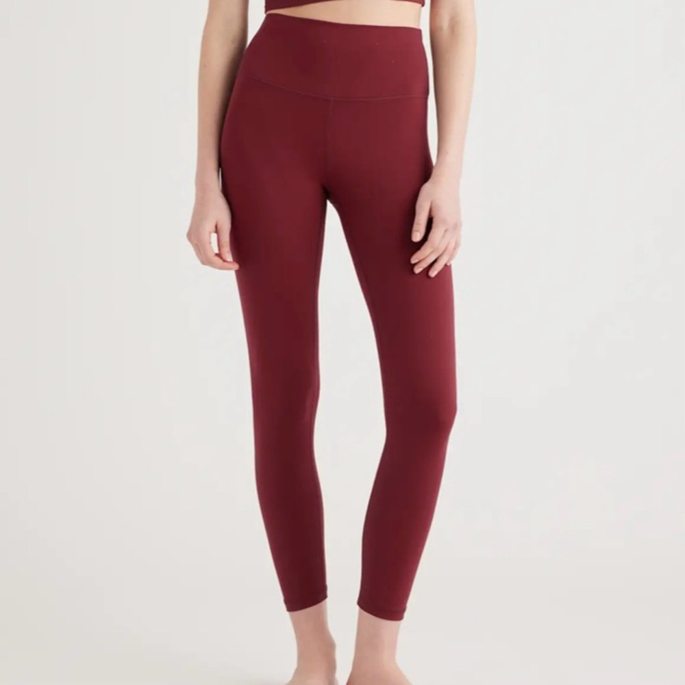 Ultra-Form High-Rise Legging - Size Small, Merlot
